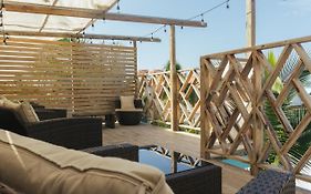 Cliff'S Hostel